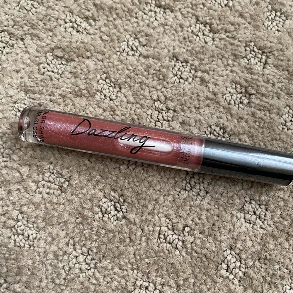 Dazzling Lip Gloss || Victoria Secret